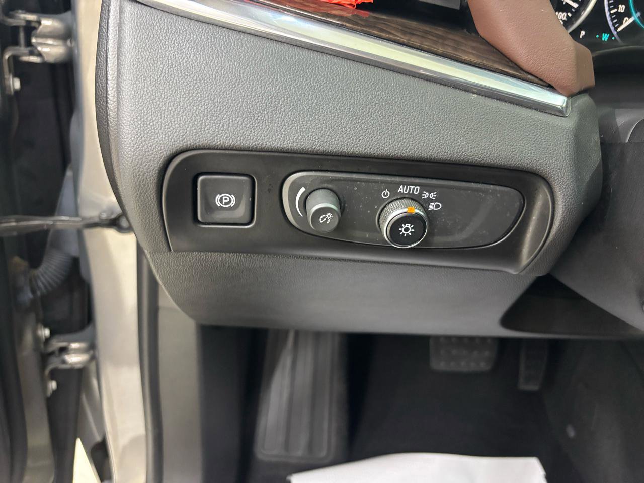 Used 2018 Buick Enclave Avenir w/ Avenir Technology Package FWD image 34