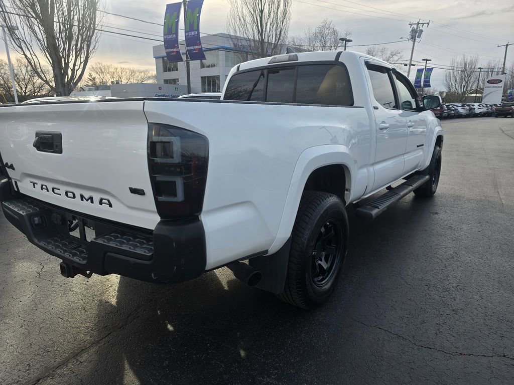 Used 2017 Toyota Tacoma SR5 w/ Tow Package image 7