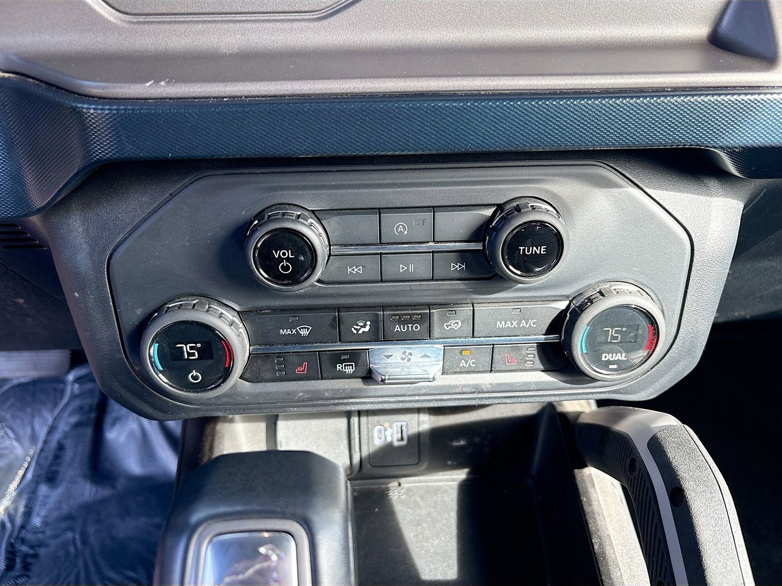 Used 2023 Ford Bronco Outer Banks AWD/4WD image 16