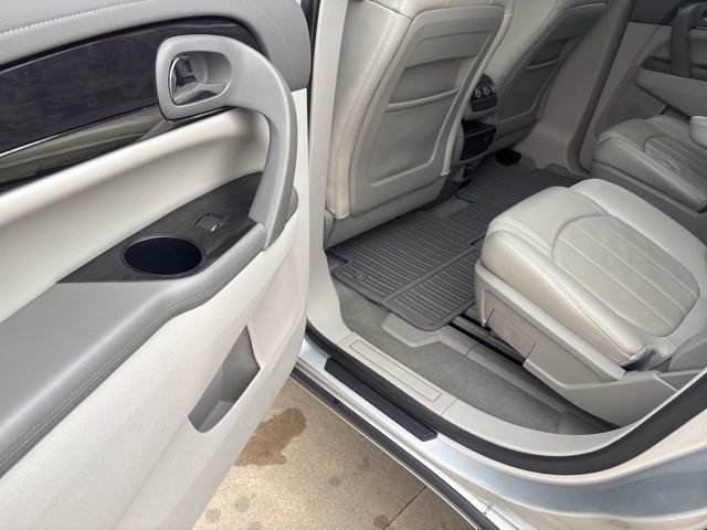 Used 2016 Buick Enclave Leather image 17