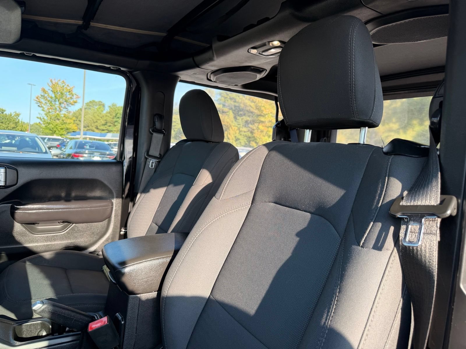 Used 2019 Jeep Wrangler Sport AWD/4WD image 15