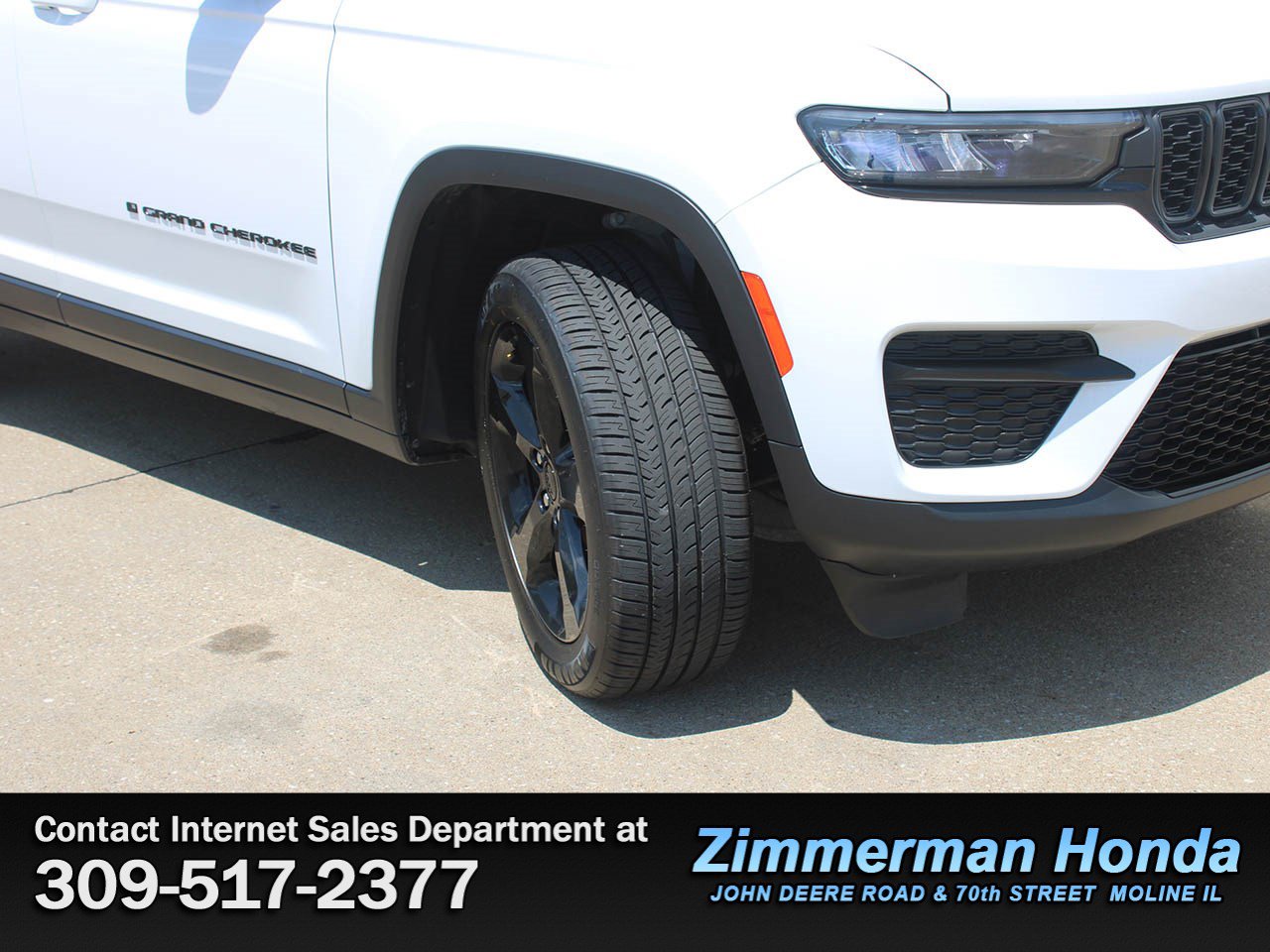 Used 2023 Jeep Grand Cherokee Altitude AWD/4WD image 19