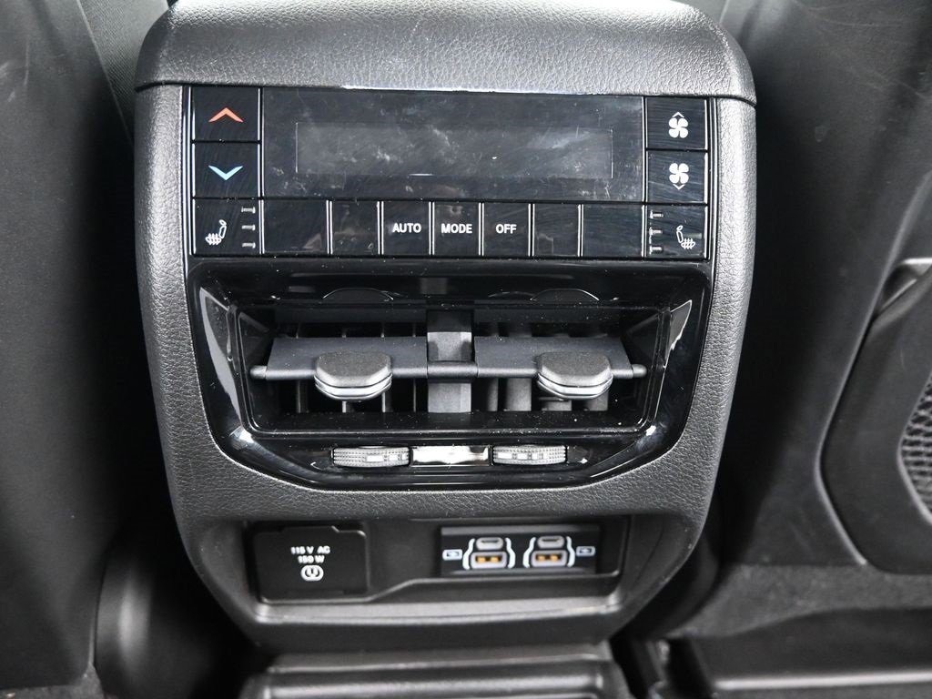 Used 2022 Jeep Grand Cherokee L Limited image 16