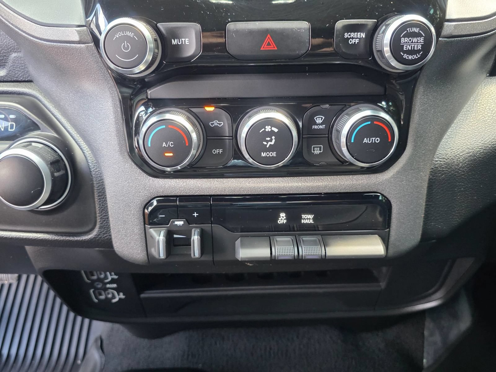 Used 2022 RAM 2500 Tradesman AWD/4WD image 13