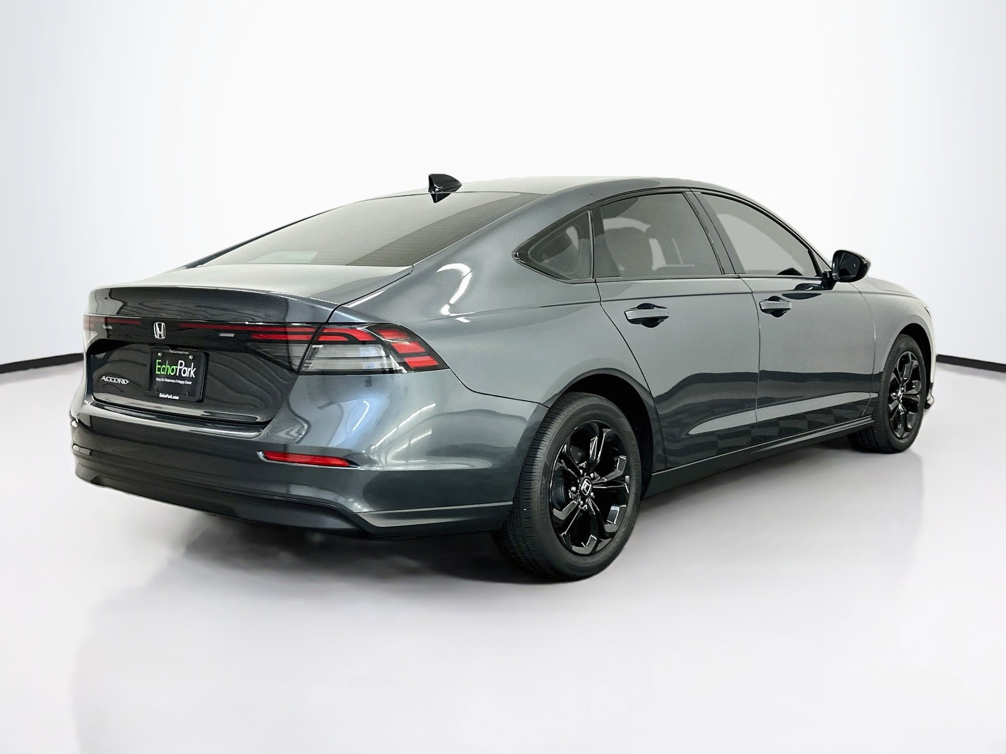 Used 2025 Honda Accord SE image 9