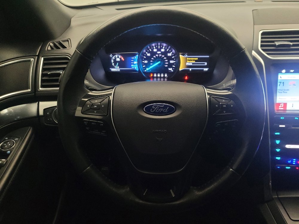 Used 2017 Ford Explorer Limited image 22