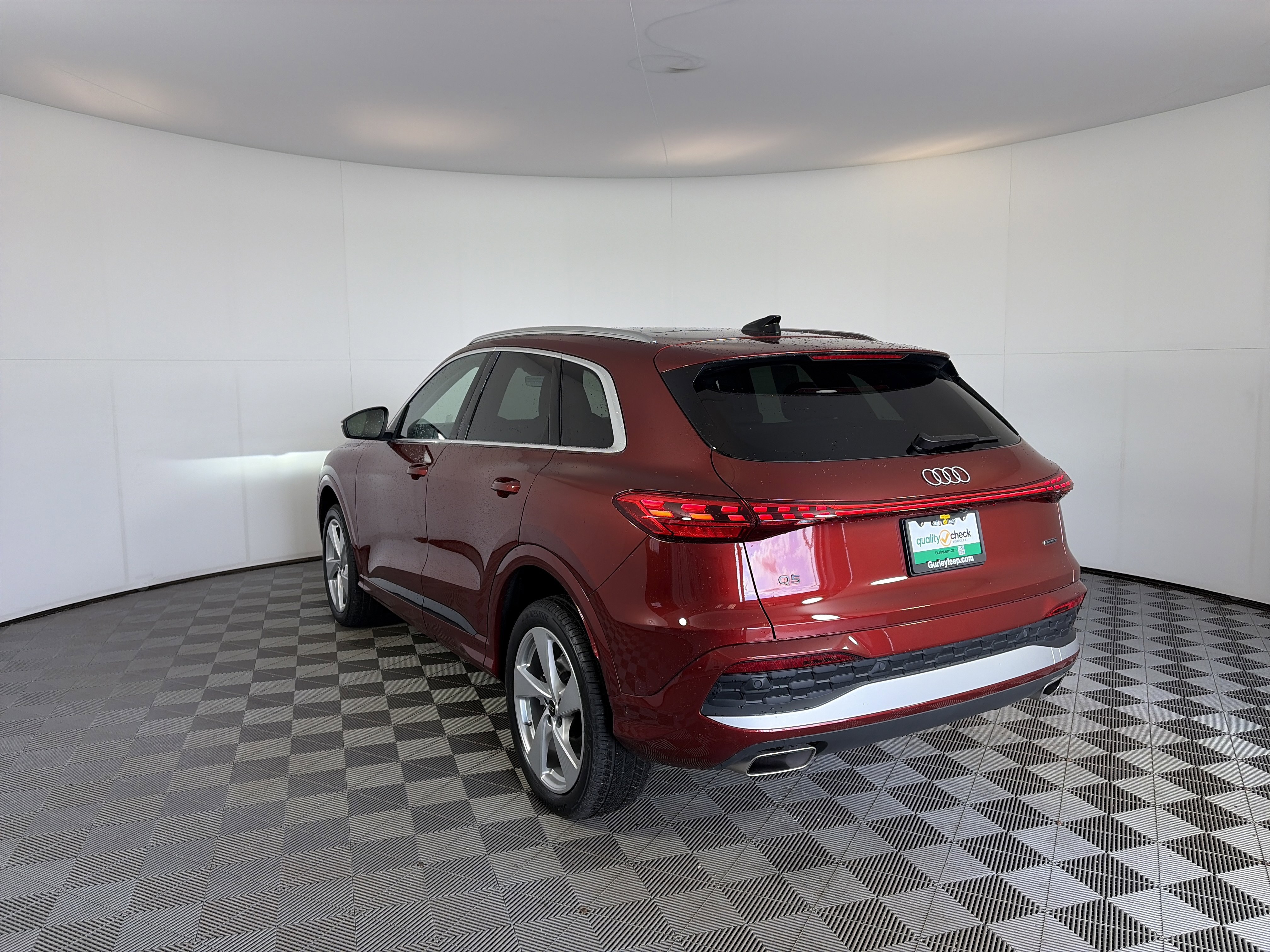 Used 2025 Audi Q5 Premium Plus w/ Premium Plus image 8