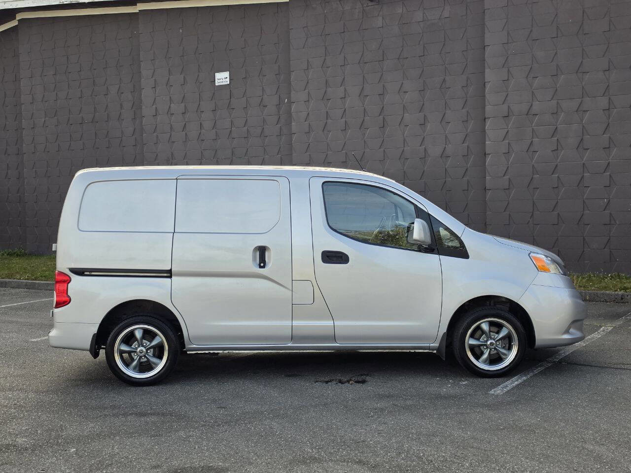 Used 2017 Nissan NV200 SV image 8