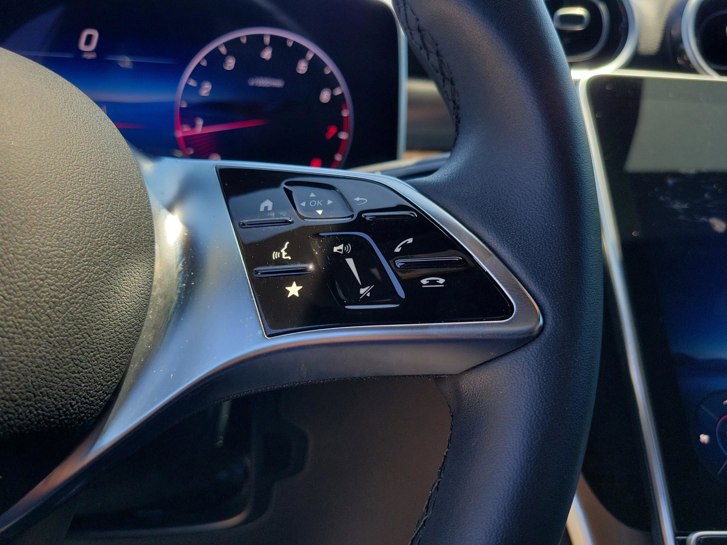 Certified 2025 Mercedes-Benz GLC 300 image 22