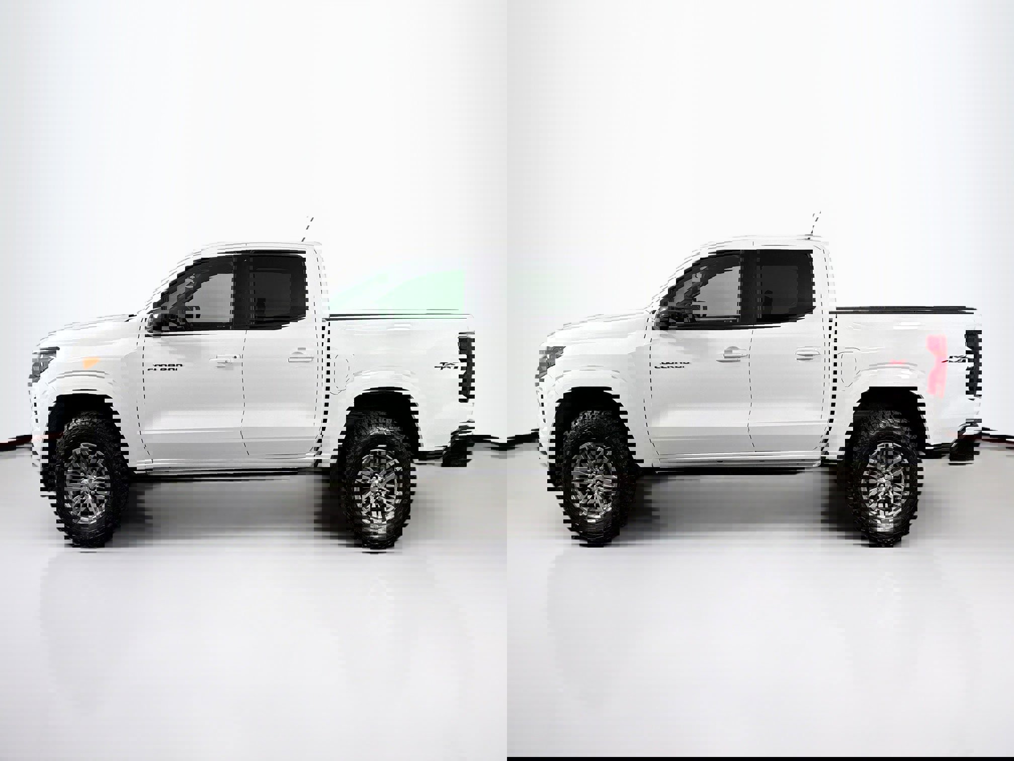 Used 2023 Chevrolet Colorado LT image 7