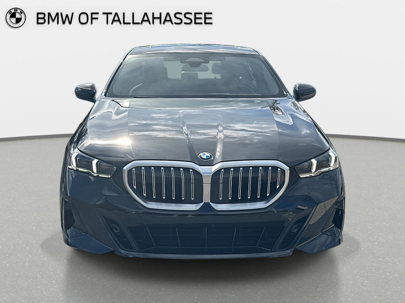 Used 2025 BMW 530i w/ M Sport Package image 2