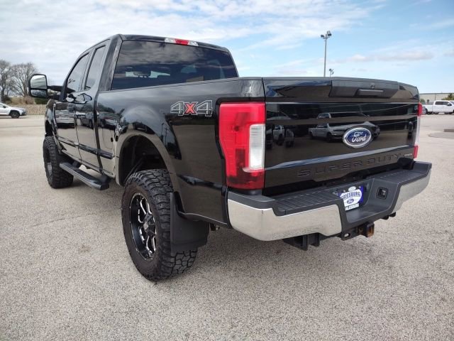 Used 2017 Ford F250 XLT image 3