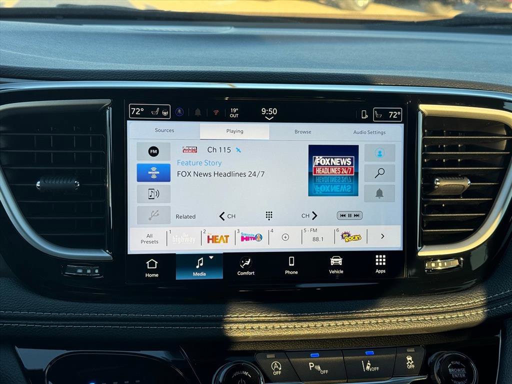 New 2026 Chrysler Pacifica Select w/ S Appearance Package AWD/4WD image 15
