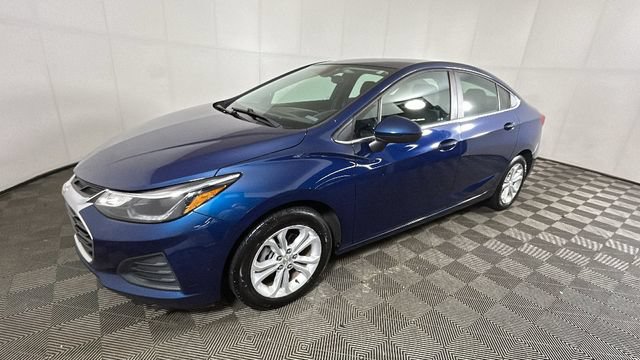 Used 2019 Chevrolet Cruze LT w/ Convenience Package FWD image 6