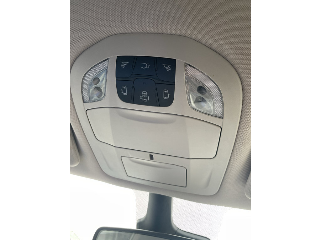 Used 2024 Chrysler Pacifica Select FWD image 19