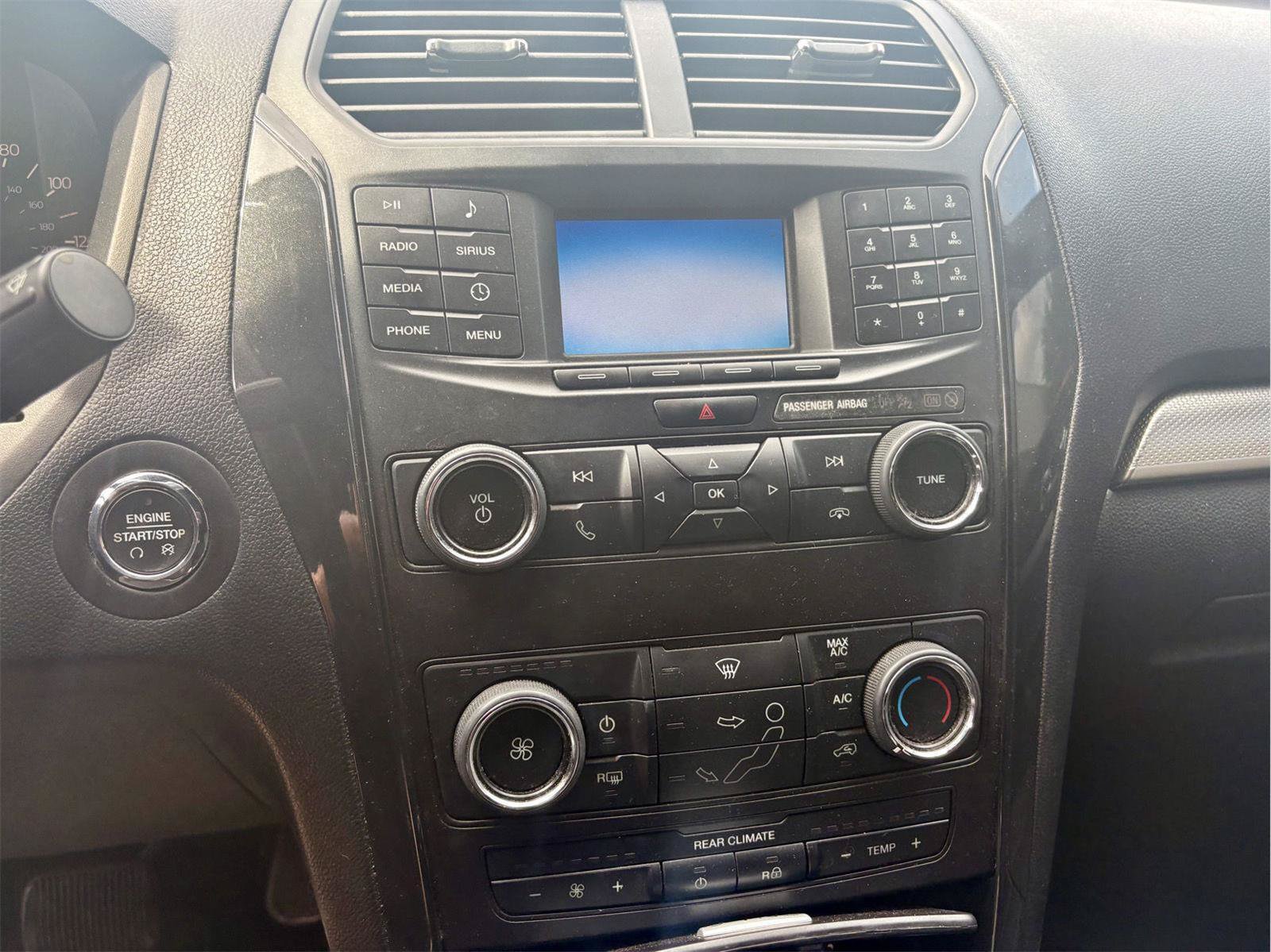 Used 2019 Ford Explorer XLT FWD image 12