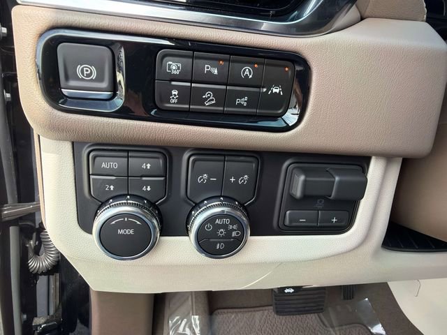 New 2026 GMC Yukon XL Denali w/ Denali Reserve Package image 32