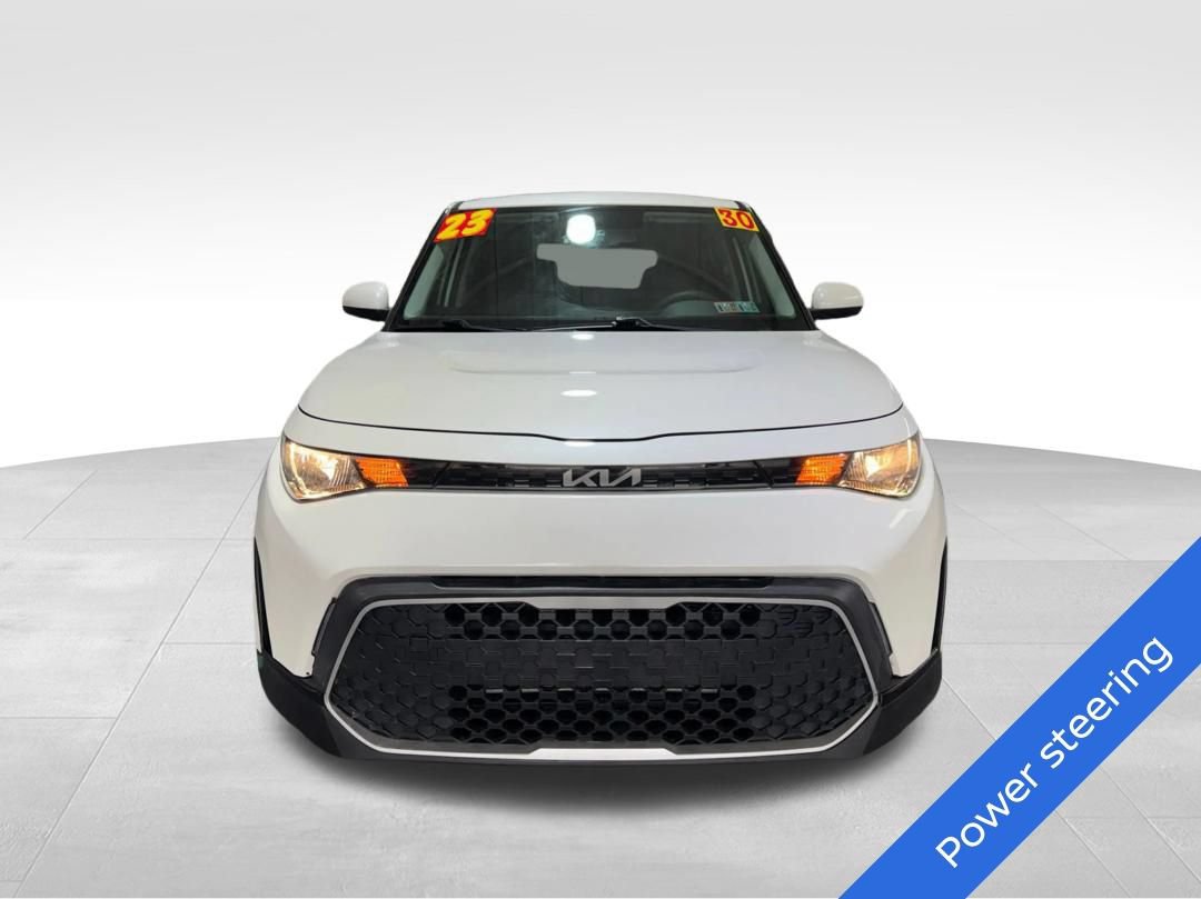 Used 2023 Kia Soul S FWD image 2