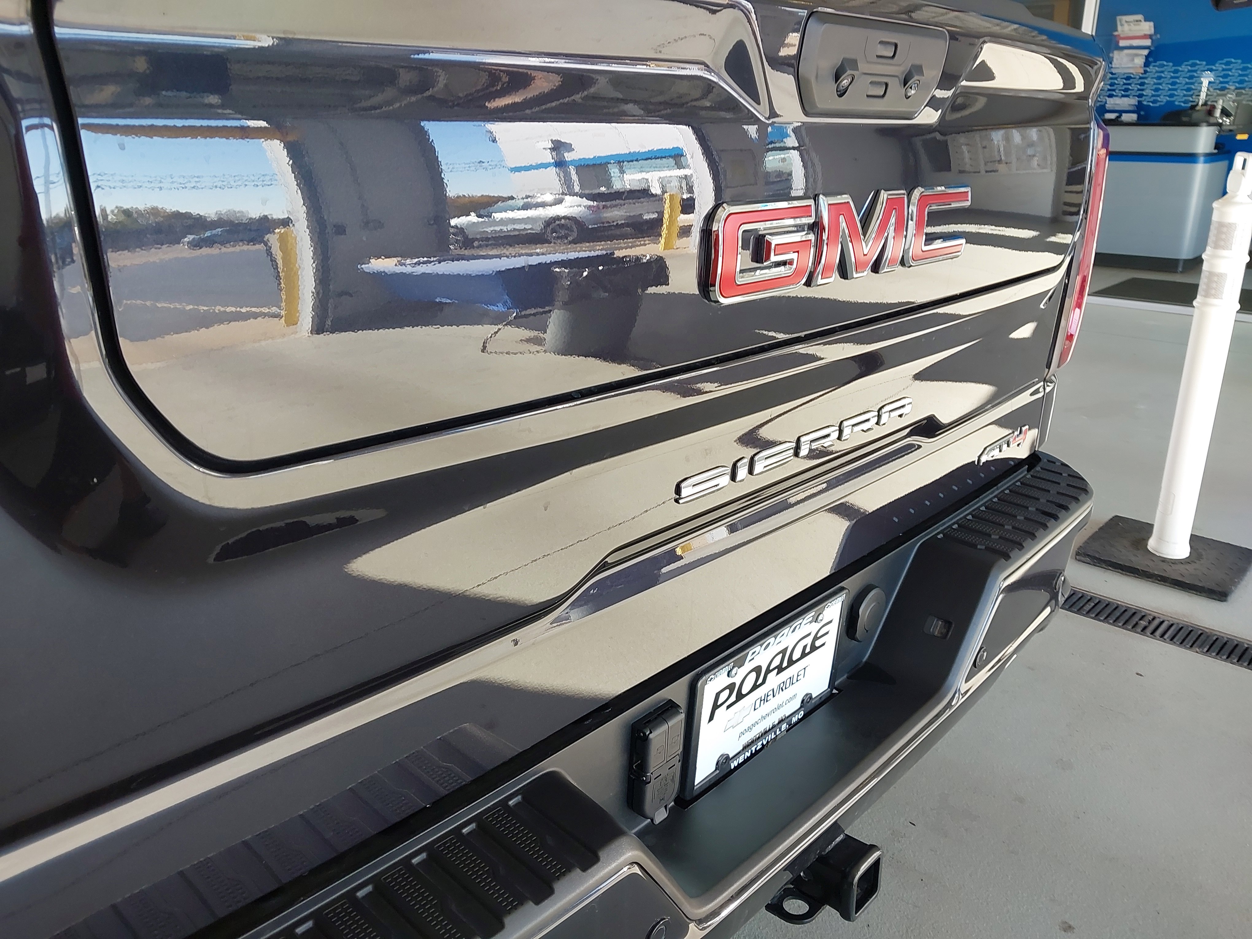 Used 2025 GMC Sierra 1500 AT4 image 33