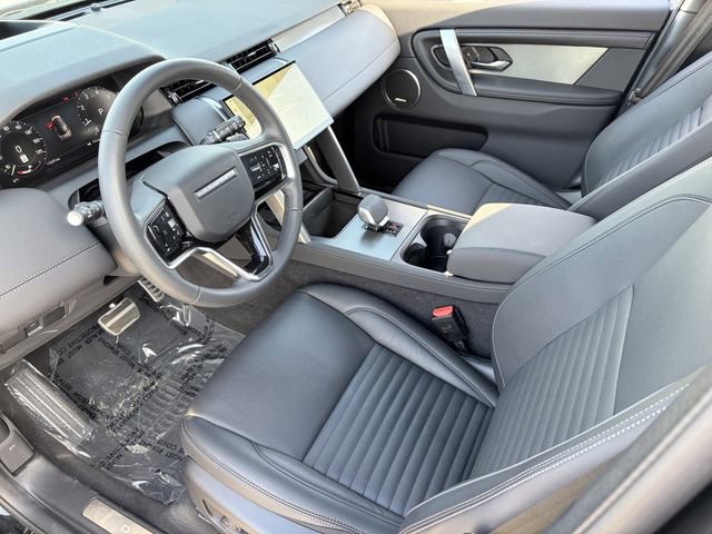 Used 2025 Land Rover Discovery Sport Dynamic SE image 5