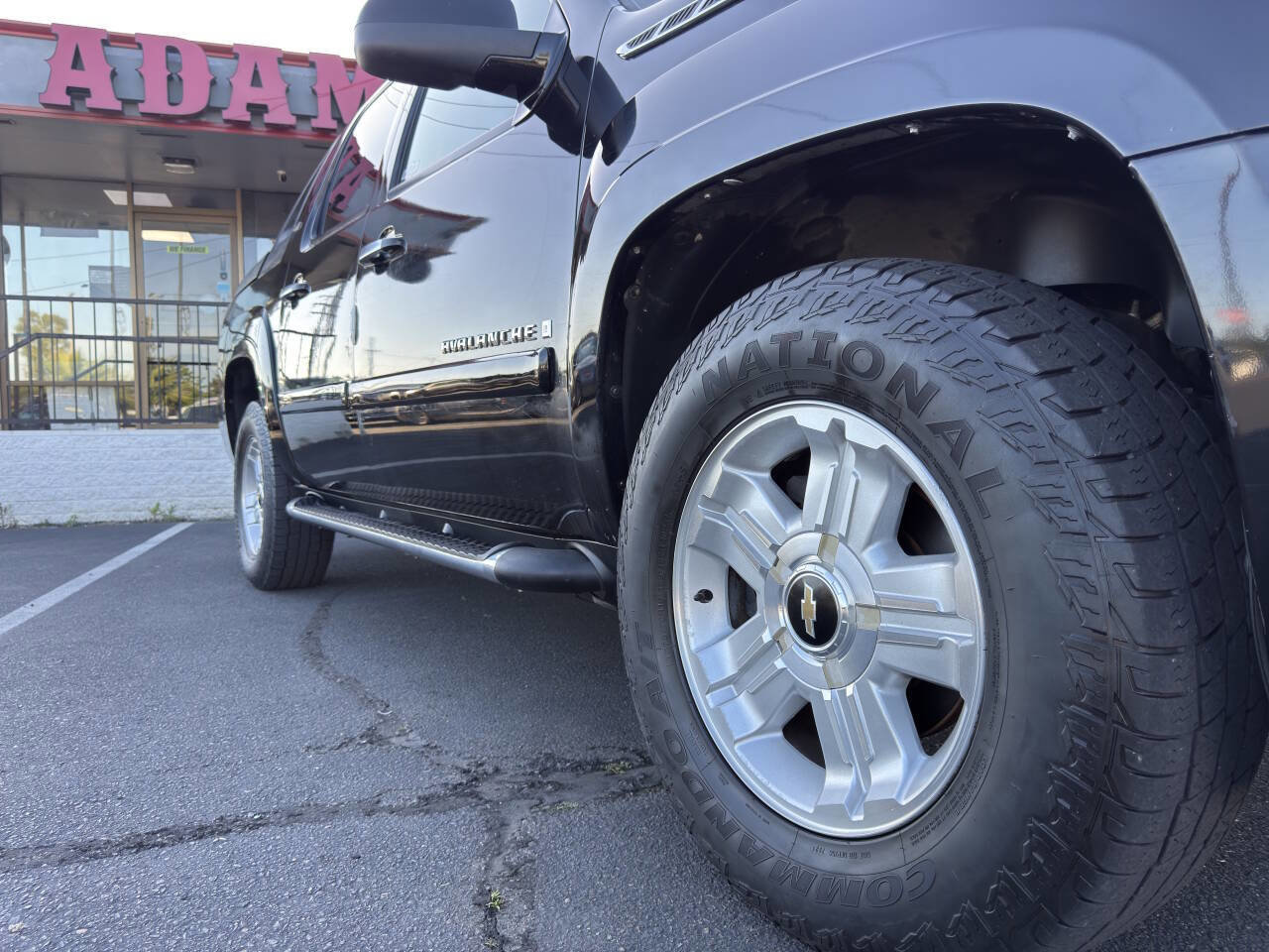 Used 2008 Chevrolet Avalanche LT AWD/4WD image 28