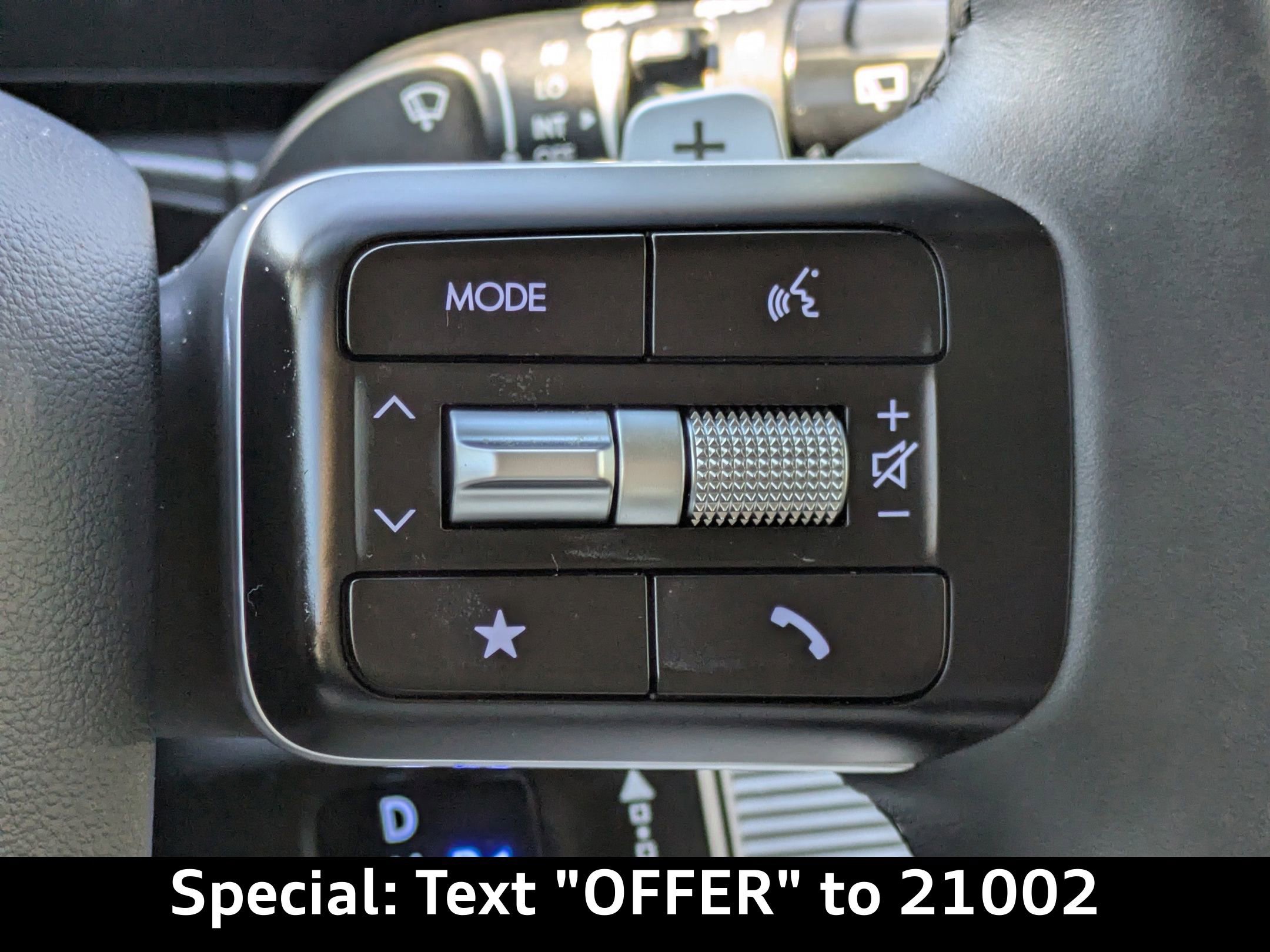 Used 2025 Hyundai Santa Fe XRT image 32