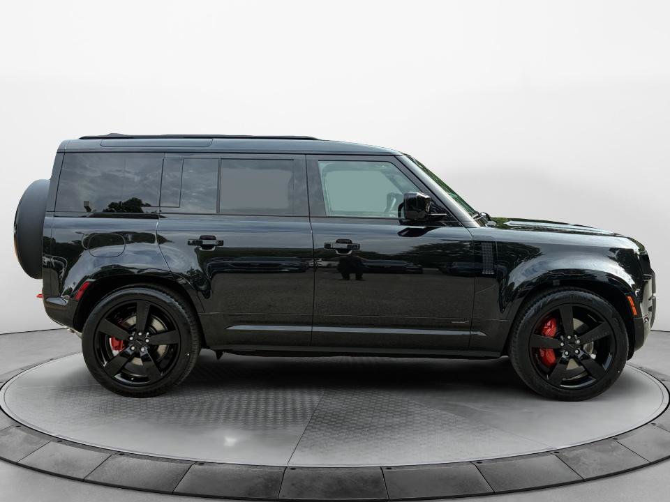 New 2026 Land Rover Defender 110 X AWD/4WD image 8