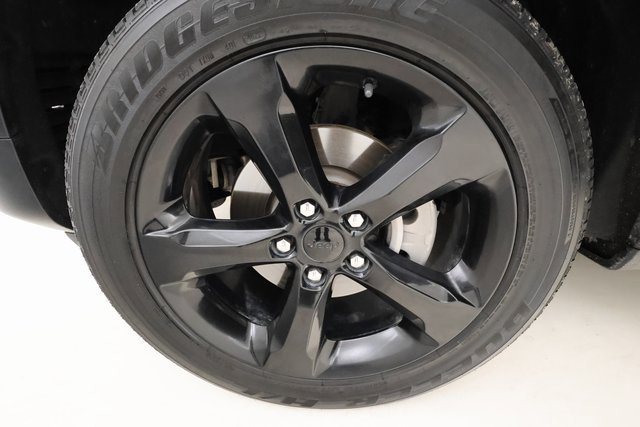 Used 2023 Jeep Grand Cherokee Altitude image 7