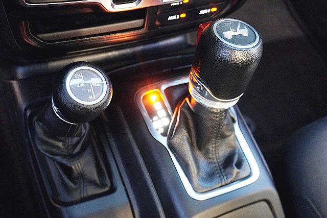 Used 2023 Jeep Wrangler Unlimited AWD/4WD image 42