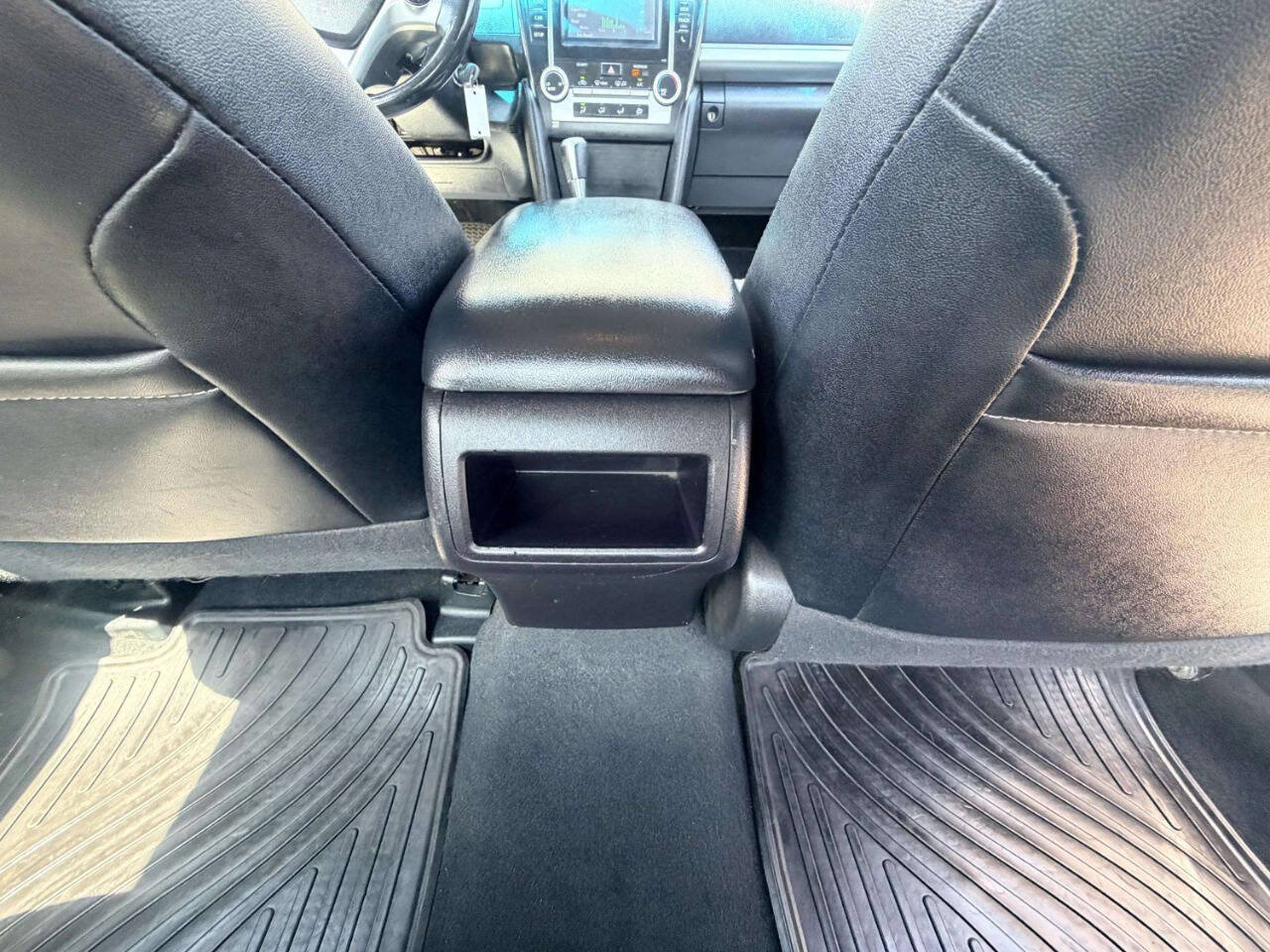 Used 2014 Toyota Camry SE FWD image 26
