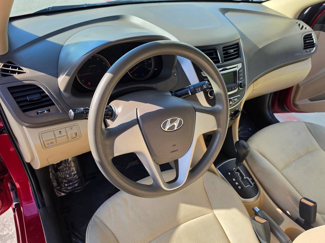 Used 2014 Hyundai Accent GLS FWD image 32