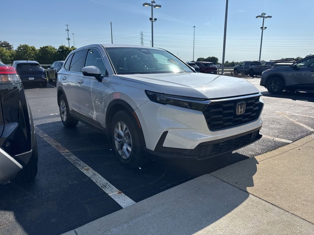 Used 2025 Honda CR-V LX video 3