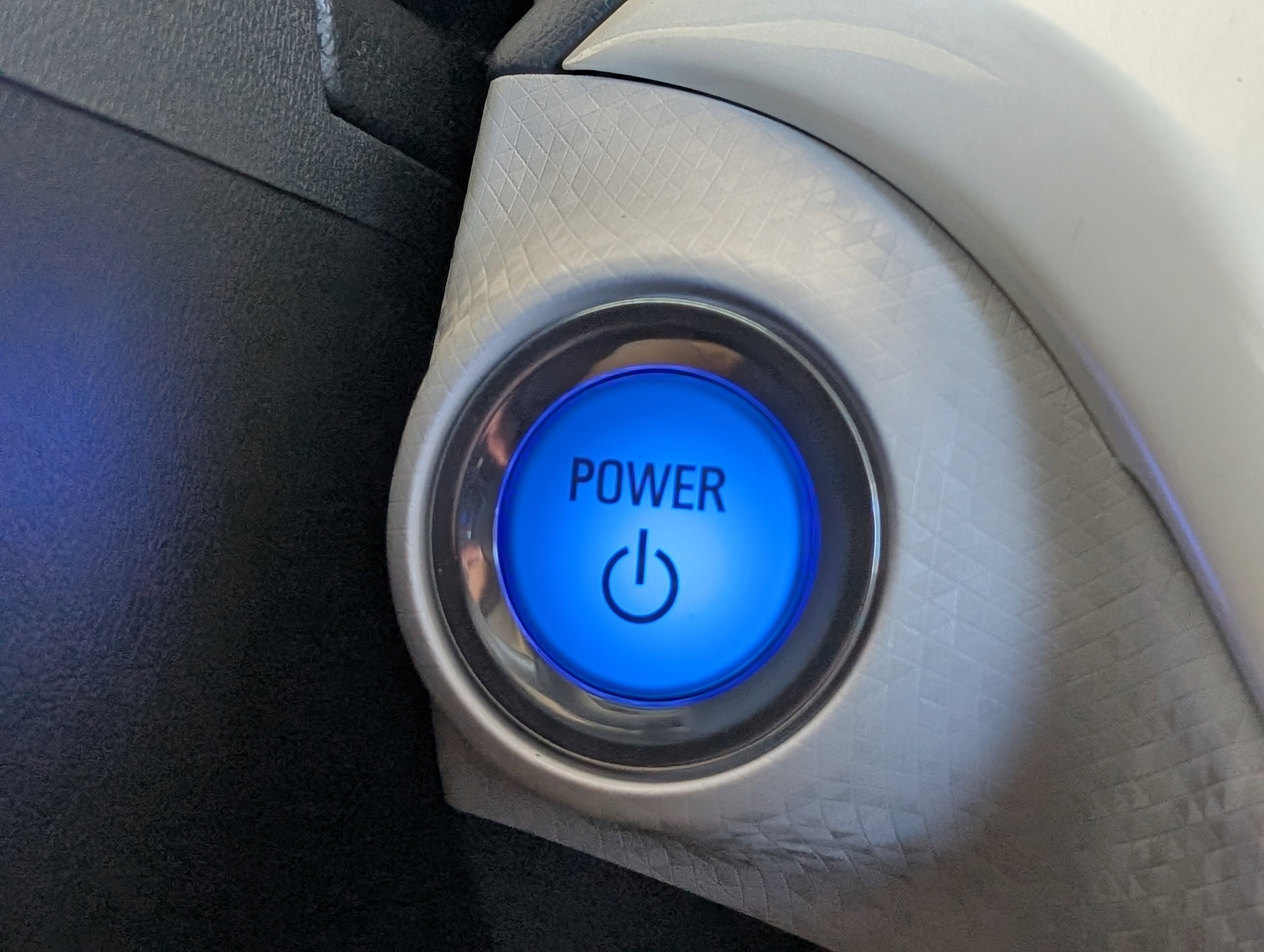 Used 2017 Chevrolet Bolt Premier w/ Driver Confidence II Package image 31