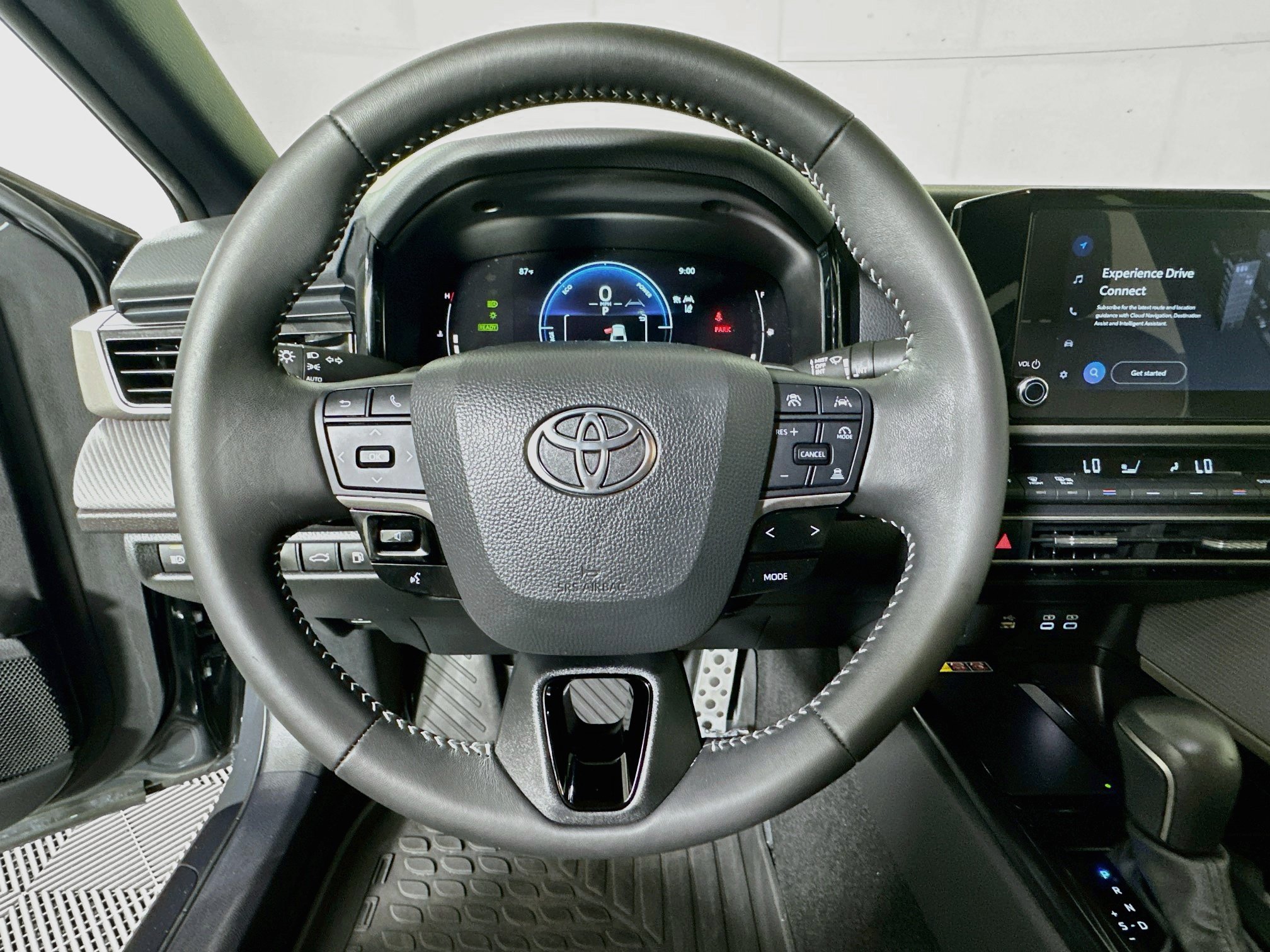 Used 2025 Toyota Camry SE FWD image 15