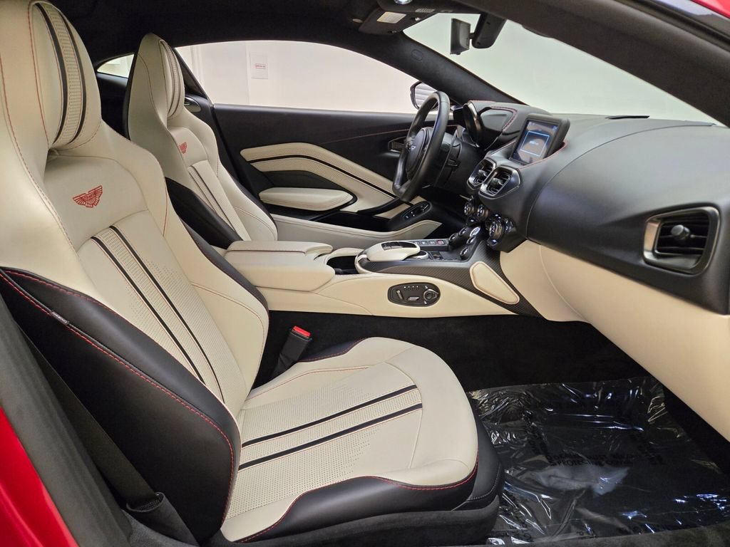 Used 2023 Aston Martin V8 Vantage Coupe RWD image 21