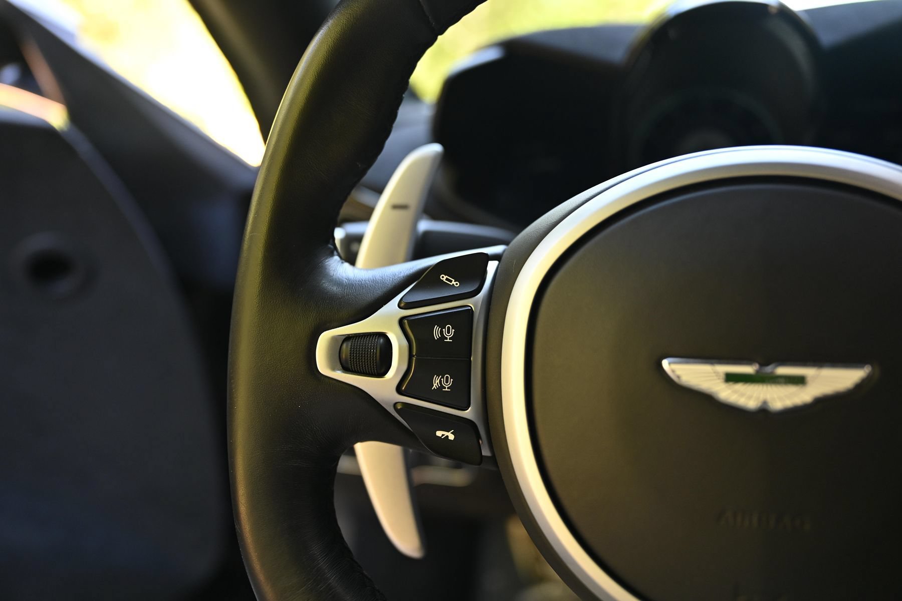 Used 2020 Aston Martin V8 Vantage Coupe RWD image 37