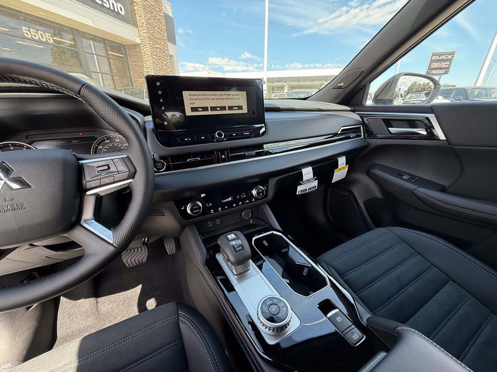New 2026 Mitsubishi Outlander LE FWD image 23