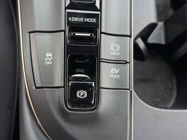 Used 2023 Toyota Crown XLE image 21