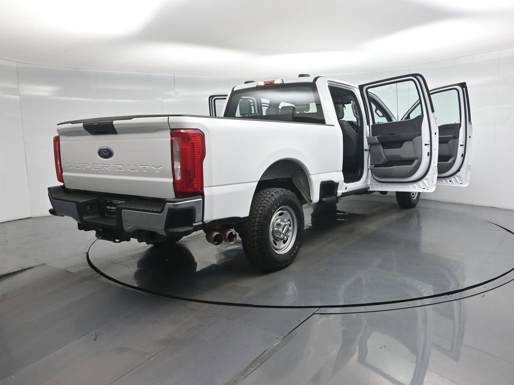 Certified 2023 Ford F250 XL w/ FX4 Off-Road Package AWD/4WD image 6