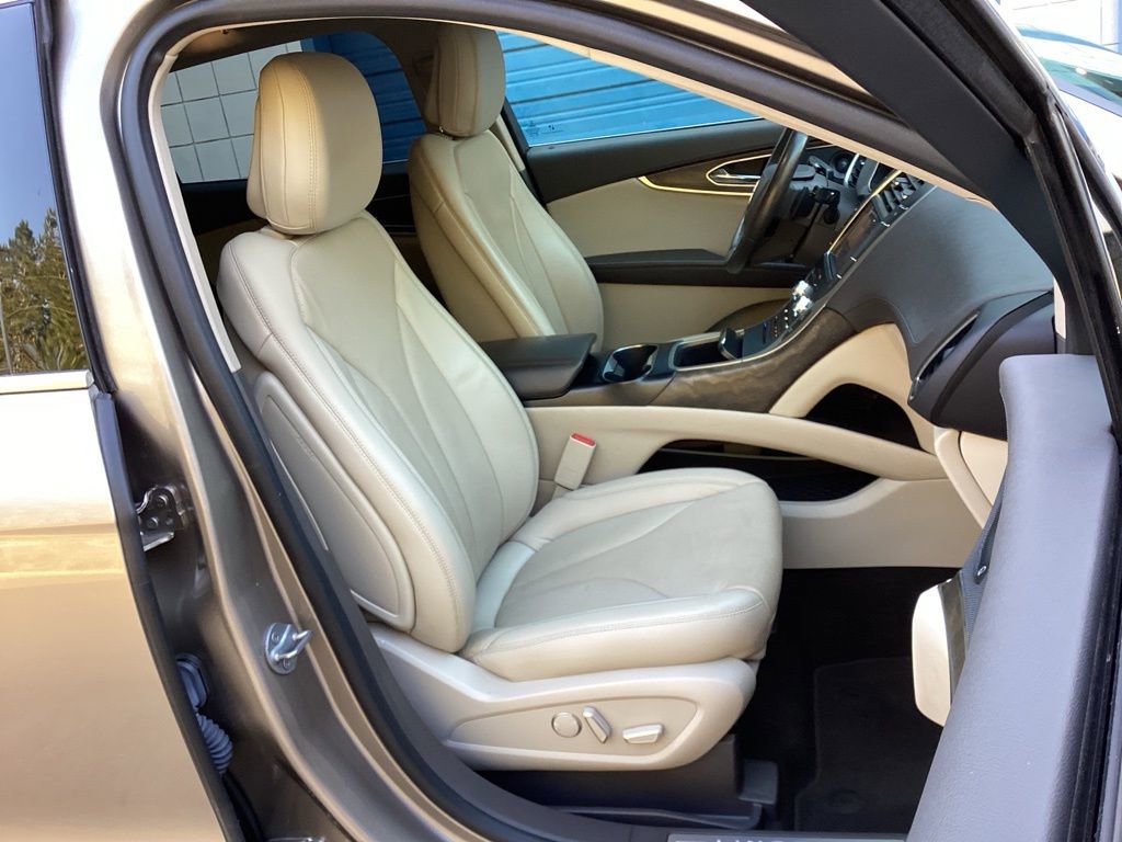 Used 2020 Lincoln Nautilus Reserve w/ Cargo Utility Package image 33