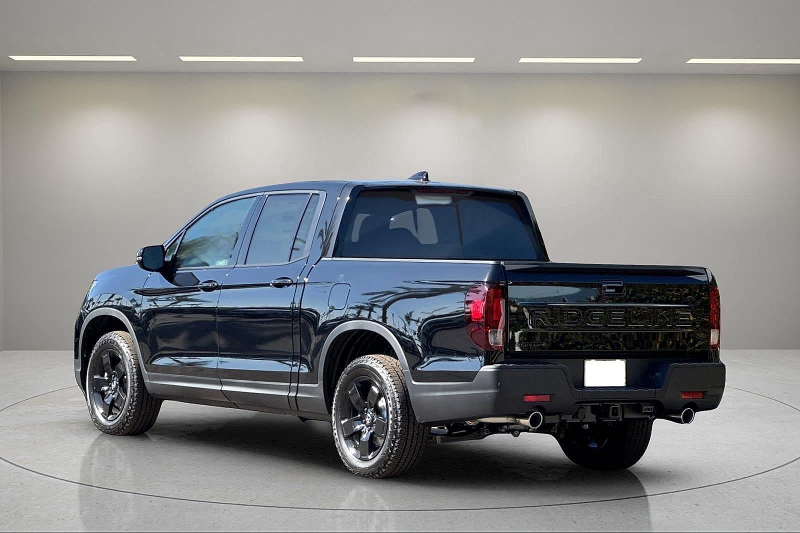 New 2026 Honda Ridgeline Black Edition image 3