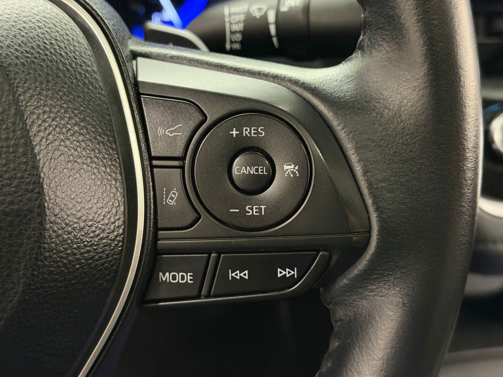 Used 2020 Toyota Corolla XSE image 25