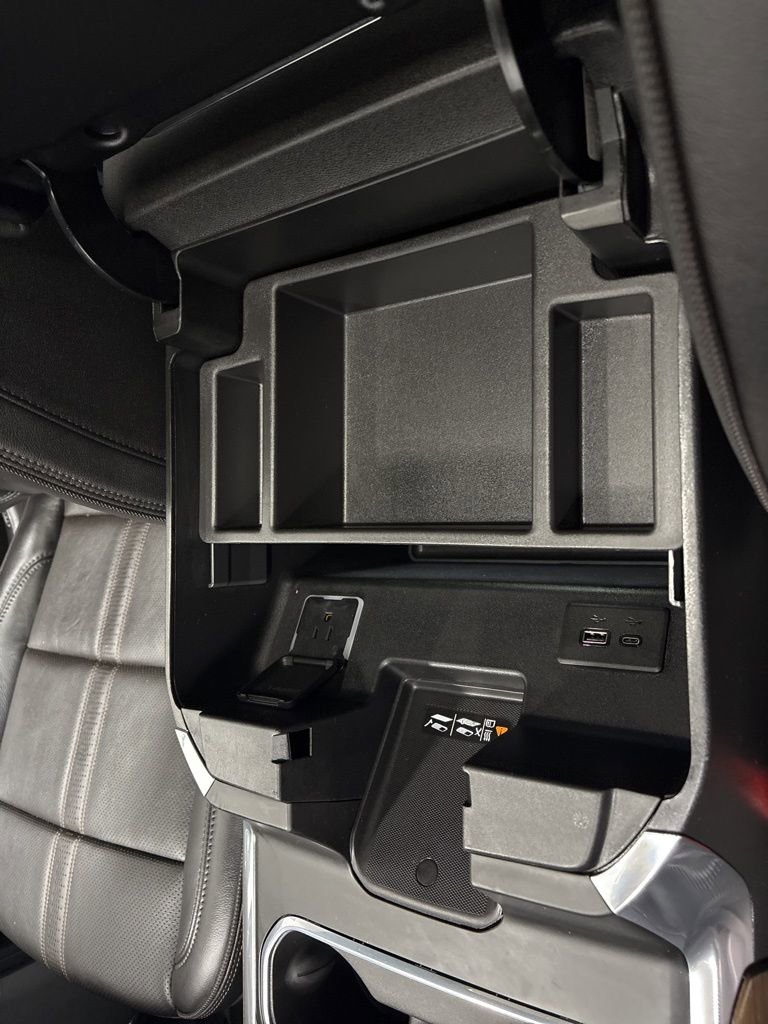 Used 2024 Chevrolet Silverado 2500 High Country w/ High Country Premium Package image 18