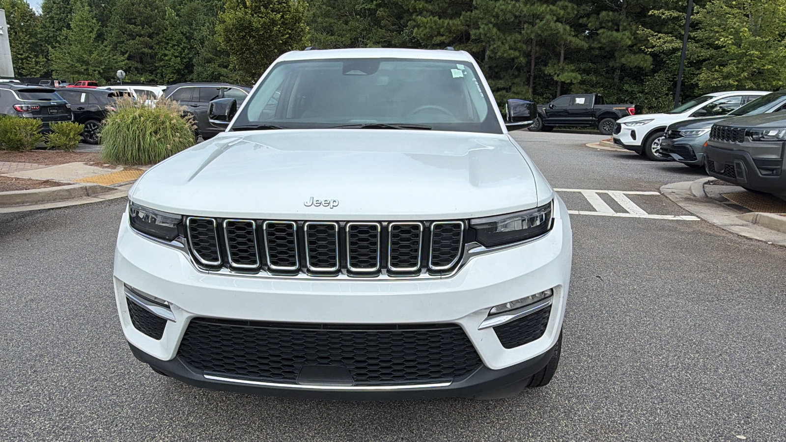 Used 2024 Jeep Grand Cherokee Limited 4xe AWD/4WD image 3
