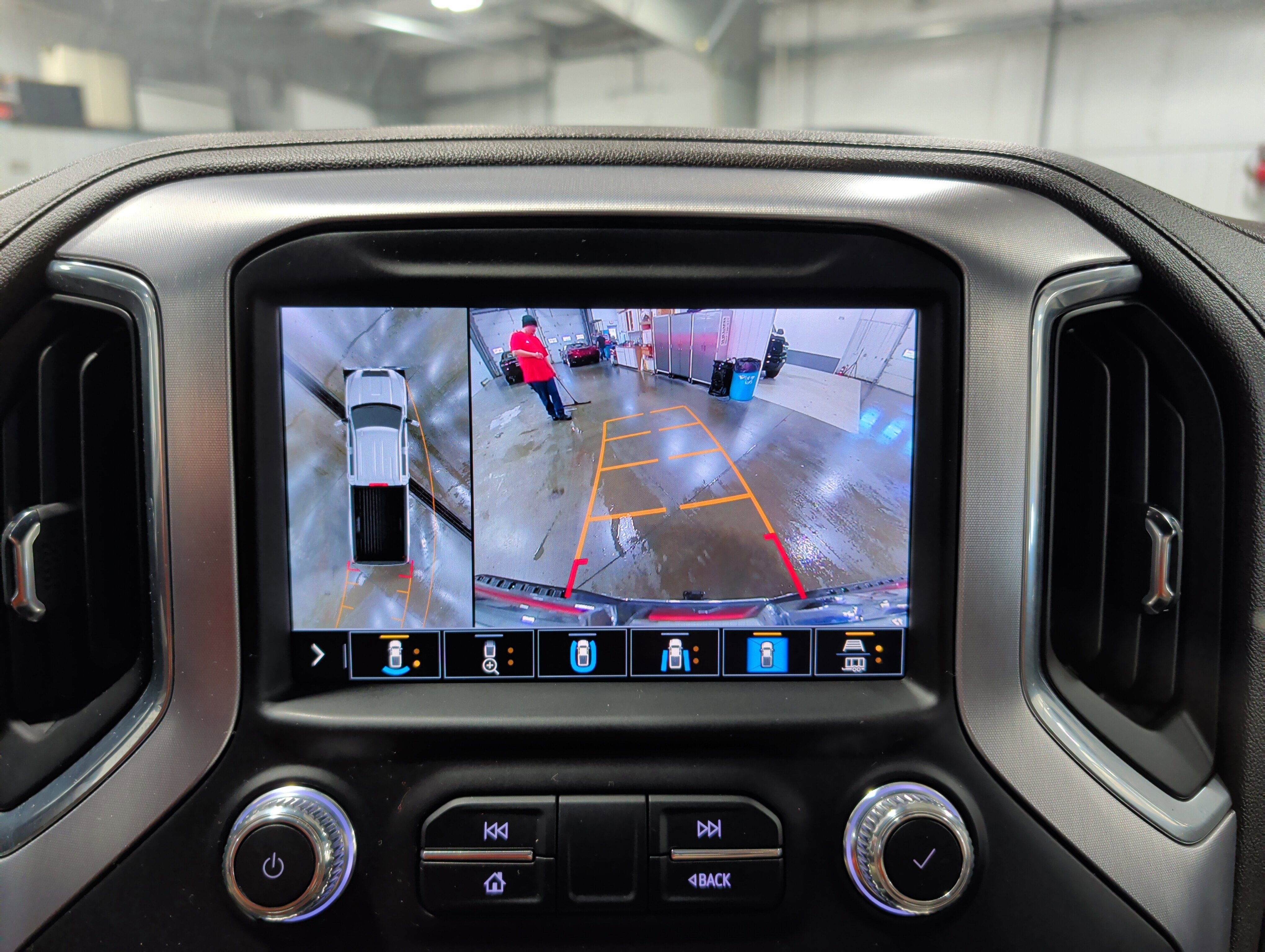 Used 2023 GMC Sierra 3500 SLT w/ SLT Preferred Package image 12