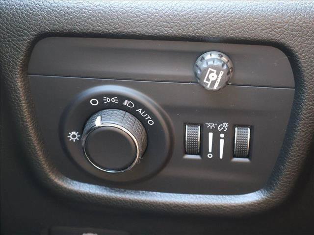 Used 2024 Jeep Grand Cherokee Altitude AWD/4WD image 16