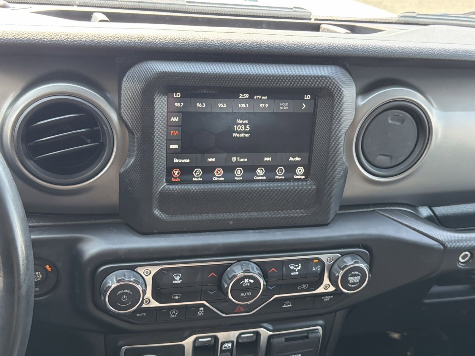 Used 2022 Jeep Wrangler Unlimited Sport image 18