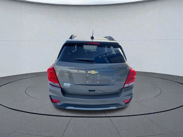Used 2021 Chevrolet Trax LT w/ LT Convenience Package image 4