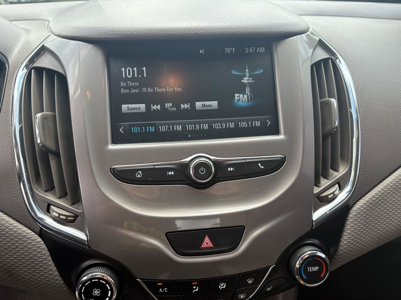 Used 2017 Chevrolet Cruze LT w/ Convenience Package FWD image 12