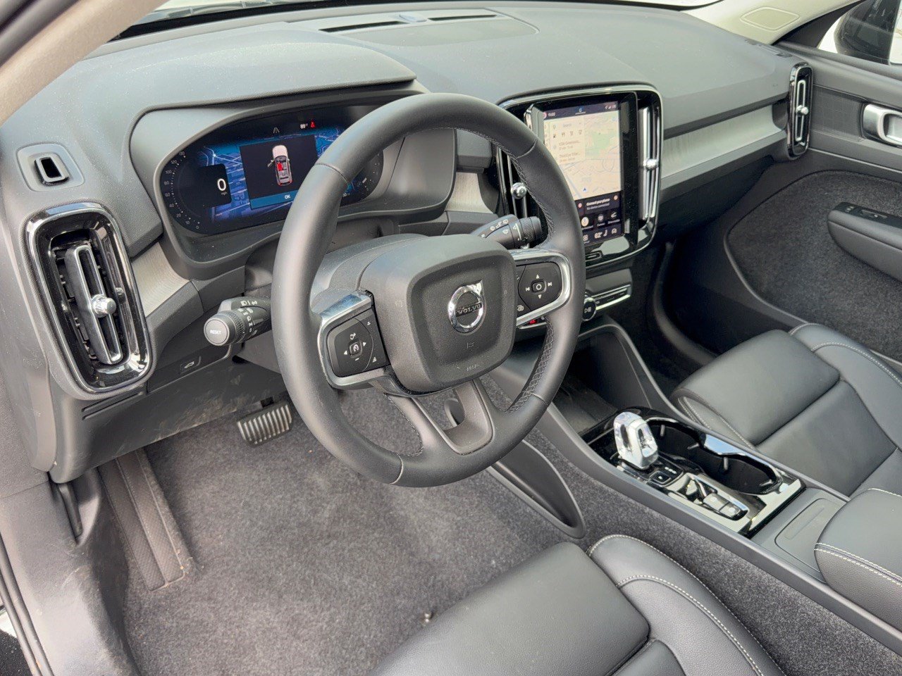 Certified 2026 Volvo XC40 B5 Plus w/ Protection Package Premier AWD/4WD image 4